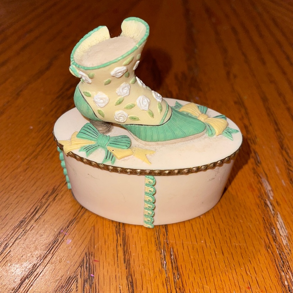 Vintage Willow Hall Victorian shoe trinket box
